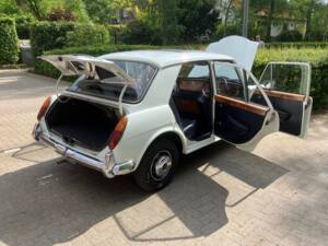 Immagine 10/39 di Vanden Plas 1300 (1972)