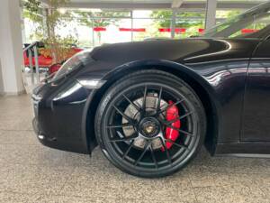 Image 10/19 of Porsche 911 Carrera 4 GTS (2017)