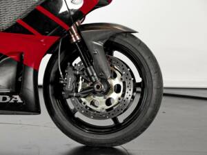 Image 25/34 of Honda DUMMY (2002)