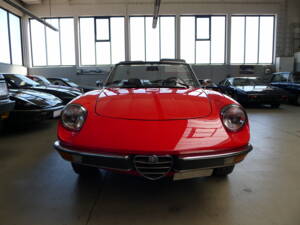Image 21/36 of Alfa Romeo 2000 Spider Veloce (1982)