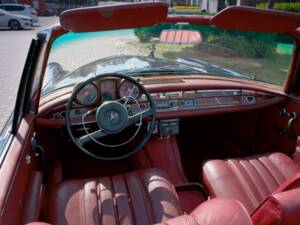 Image 13/39 of Mercedes-Benz 300 SE (1962)