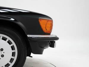 Image 12/15 of Mercedes-Benz 380 SL (1985)