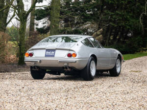 Image 6/16 of Ferrari 365 GTB&#x2F;4 Daytona (1969)