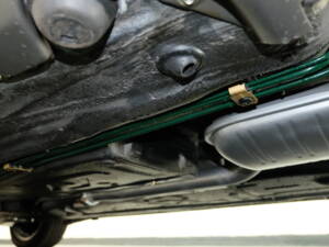 Image 32/40 of Mercedes-Benz 250 TD (1990)