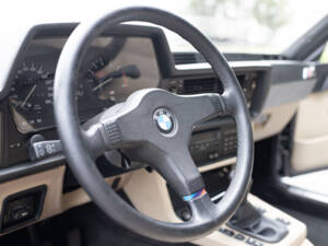 Bild 21/88 von BMW M 635 CSi (1985)