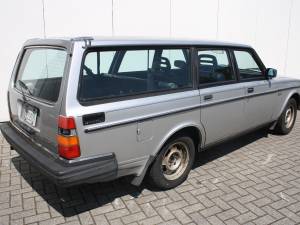 Image 2/15 of Volvo 245 GL D (1986)
