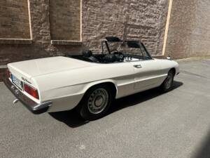Image 7/63 of Alfa Romeo Spider 1300 Junior (1970)