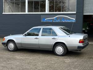 Image 7/24 de Mercedes-Benz 260 E (1990)