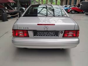 Bild 8/41 von Mercedes-Benz SL 320 (1998)
