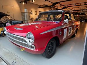 Image 2/9 of Ford Cortina GT (1965)