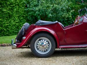 Image 33/50 of MG TD (1953)