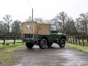 Image 12/27 of Land Rover 88 (1957)