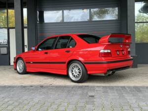 Bild 9/37 von BMW 318is &quot;Class II&quot; (1994)