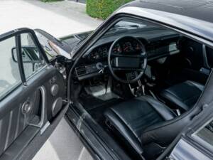 Immagine 10/33 di Porsche 911 Carrera 3.2 (1987)