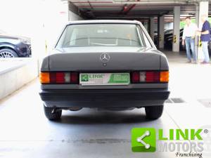 Image 7/10 of Mercedes-Benz 190 E (1988)