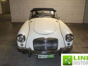 Image 2/10 of MG MGA 1500 (1956)