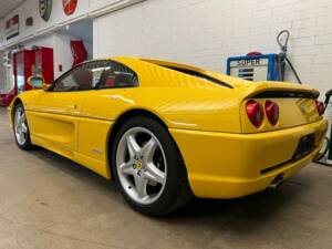 Image 13/18 of Ferrari F 355 Spider (1998)