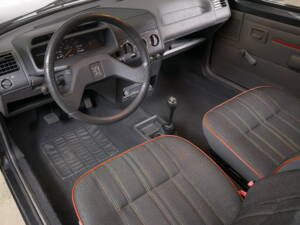 Imagen 17/28 de Peugeot 205 GTi 1.9 (1991)