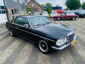 Image 20/50 de Mercedes-Benz 230 C (1980)