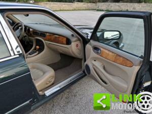 Image 10/10 de Jaguar XJ 8 4.0 Executive (2000)