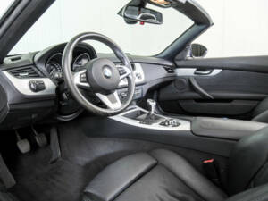 Image 11/50 of BMW Z4 sDrive30i (2009)