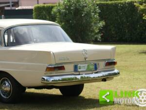 Bild 8/10 von Mercedes-Benz 200 D (1967)