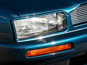 Image 15/50 of Aston Martin Virage Volante (1993)