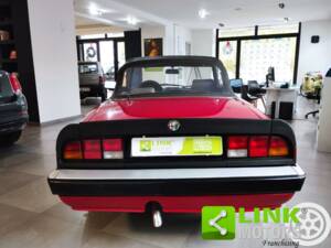 Image 8/10 of Alfa Romeo 2.0 Spider (1987)