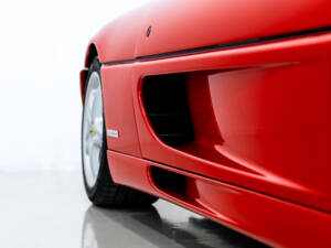 Bild 19/54 von Ferrari F 355 GTS (1995)