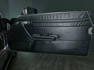 Image 19/30 of Mercedes-Benz 560 SL (1987)