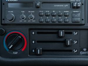 Image 40/50 of BMW 320i (1989)