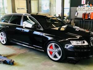 Bild 9/14 von Audi RS6 Avant (2008)