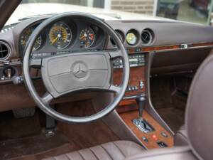 Bild 15/50 von Mercedes-Benz 560 SL (1989)