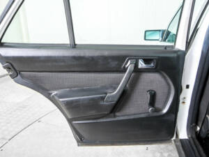 Bild 34/50 von Mercedes-Benz 190 D (1986)