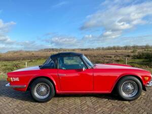 Image 6/7 of Triumph TR 6 (1971)