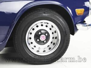 Image 11/15 of Triumph TR 6 (1971)