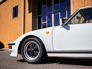 Image 4/50 of Porsche 911 Turbo 3.3 Flatnose (1982)