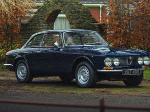 Image 48/50 of Alfa Romeo Giulia 1600 GT Junior (1977)