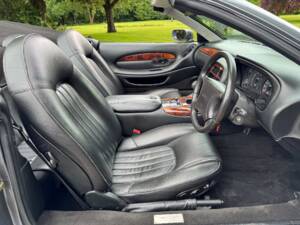 Image 18/28 of Aston Martin DB 7 Volante (1997)