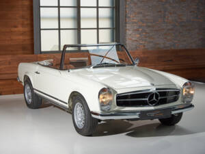 Image 2/55 de Mercedes-Benz 230 SL (1965)