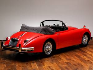 Image 4/19 of Jaguar XK 150 DHC (1958)