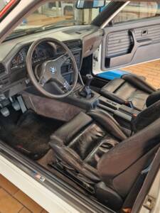 Image 9/70 of BMW M3 (1990)