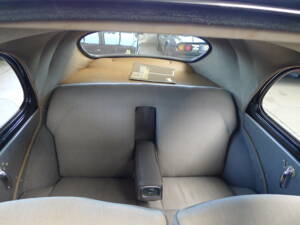 Bild 46/50 von Peugeot 203 C (1955)