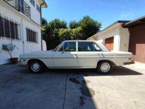 Image 4/10 de Mercedes-Benz 280 SEL 4,5 (1972)