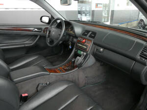 Image 11/16 of Mercedes-Benz CLK 320 (1999)