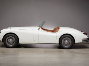 Image 17/39 of Jaguar XK 140 OTS (1954)