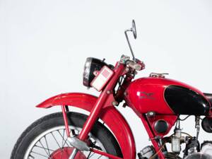 Image 21/50 of Moto Guzzi DUMMY (1950)