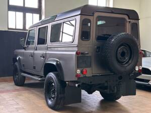 Image 3/18 of Land Rover Defender 110 Td5 (2000)