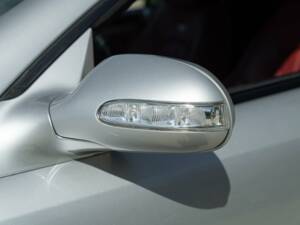 Image 29/50 of Mercedes-Benz SL 55 AMG (2002)