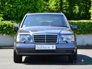Bild 8/44 von Mercedes-Benz E 280 T (1994)